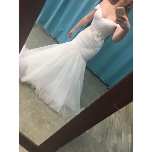 New White Wedding Dress, Small Size 6, Off-the-Shoulder, Mermaid, Corset Lace-up - Picture 13 of 15